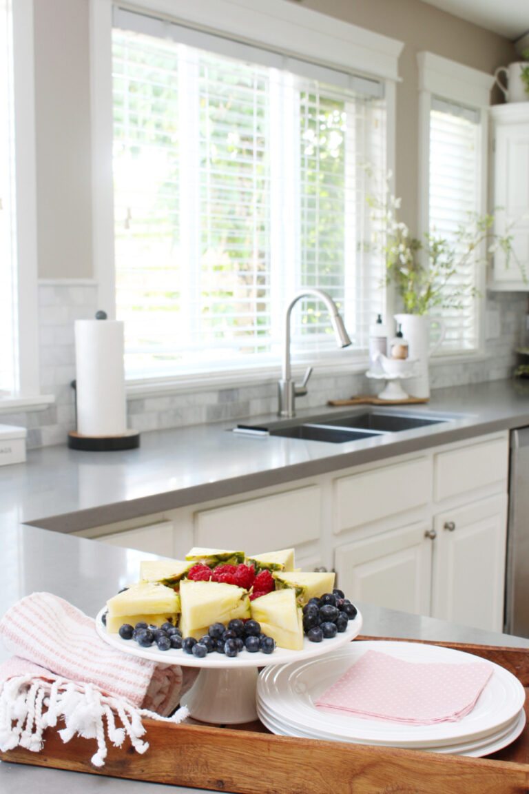 Pretty Summer Kitchen Decor Ideas - Clean and Scentsible