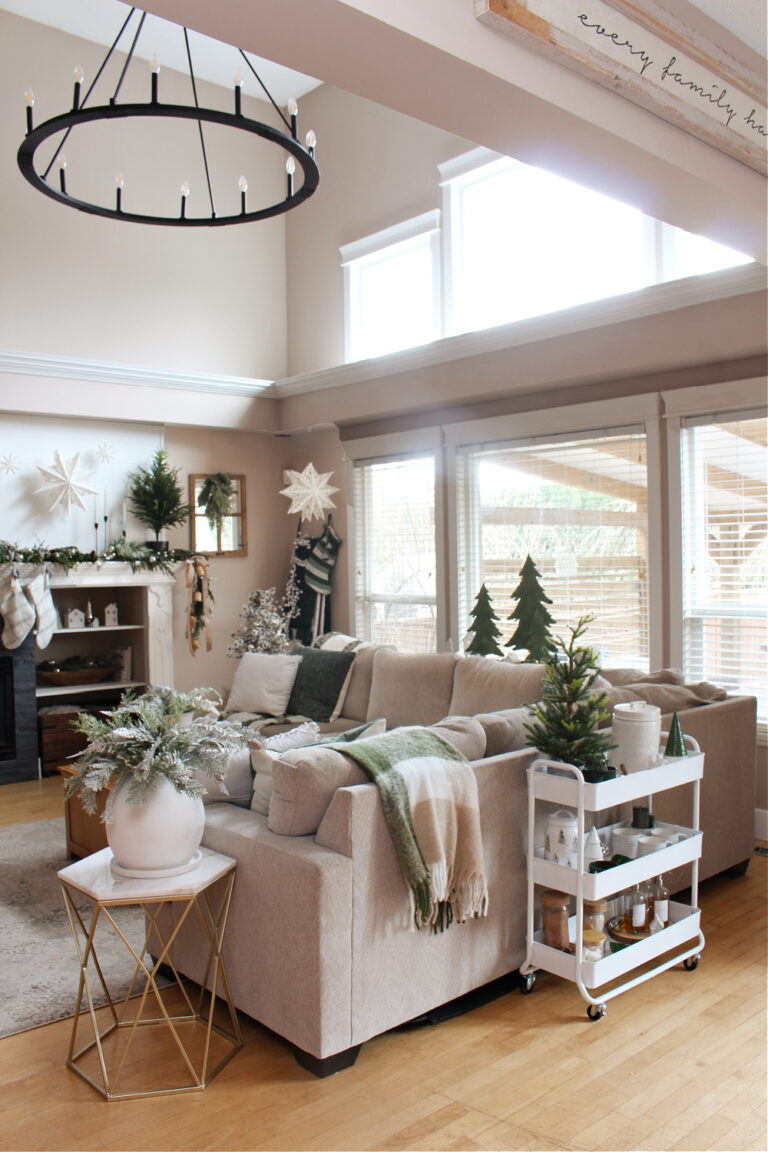 Green and White Christmas Living Room Decor Ideas - Clean and Scentsible