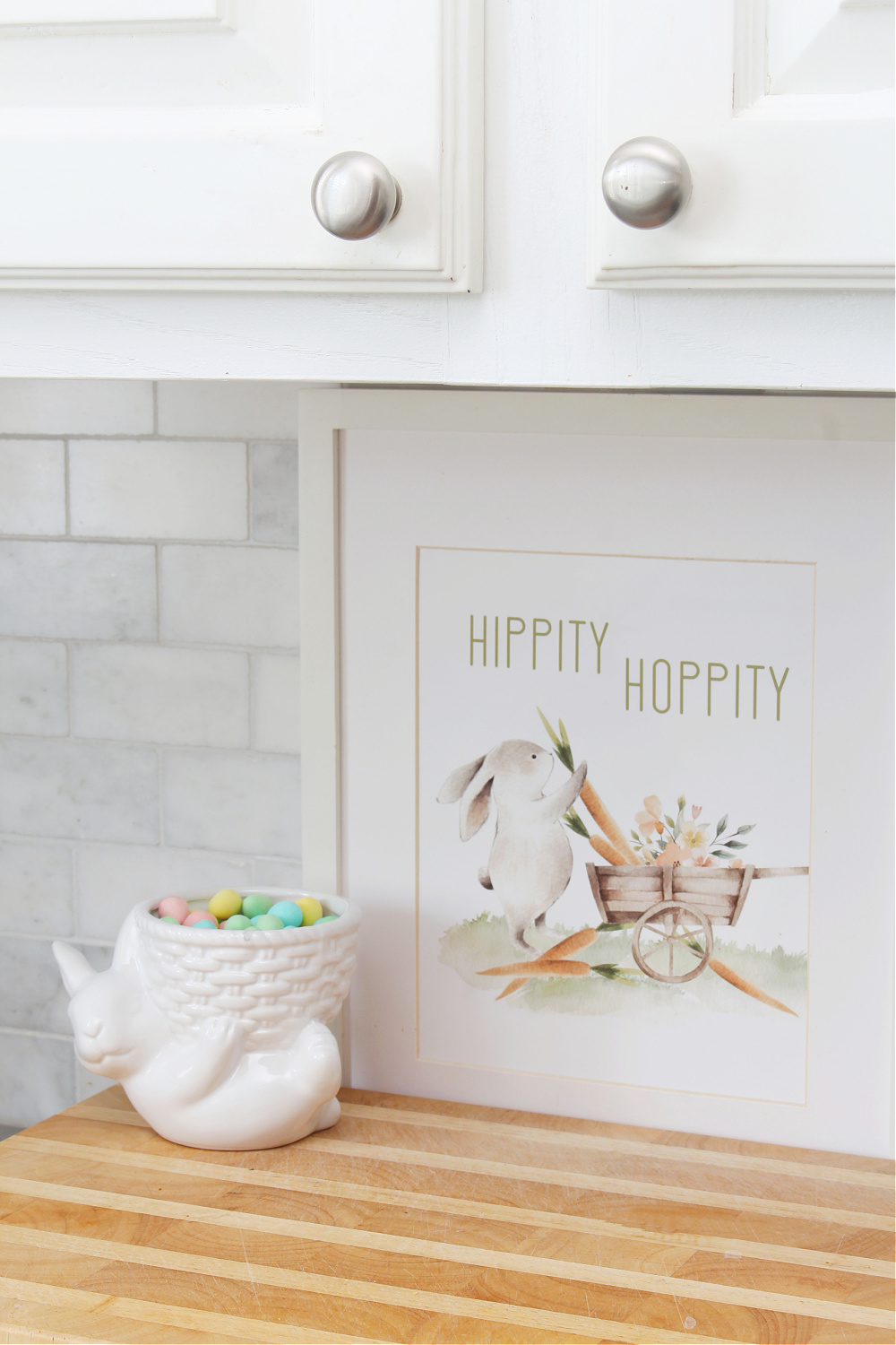 Hippity Hoppity Easter printables with vintage style bunny and wheelcbarrow with carrots.